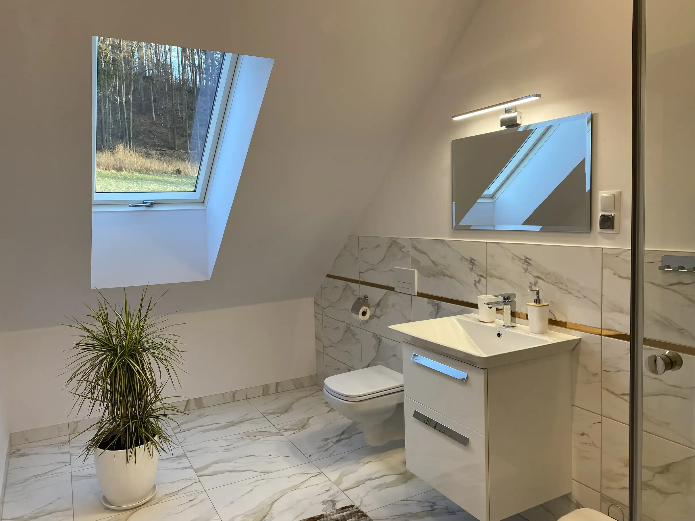 Bathroom vanity